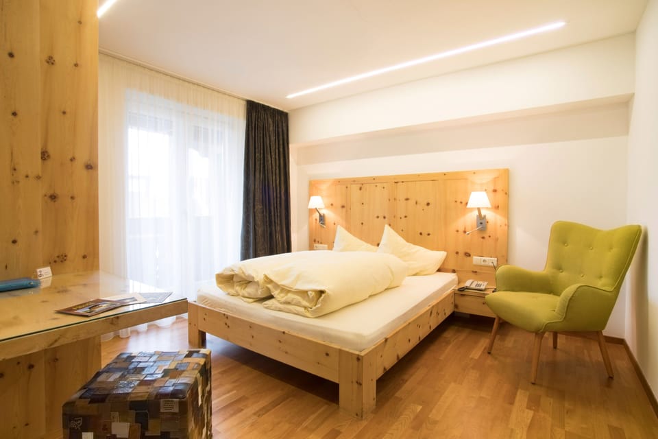 Premium bedding, pillowtop beds, in-room safe, desk