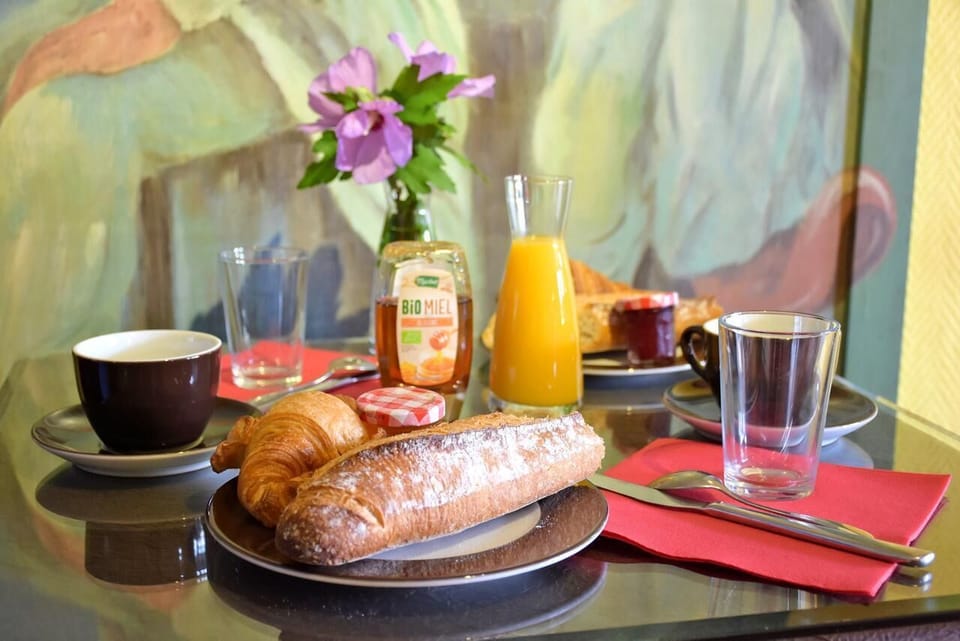 Daily continental breakfast for a fee