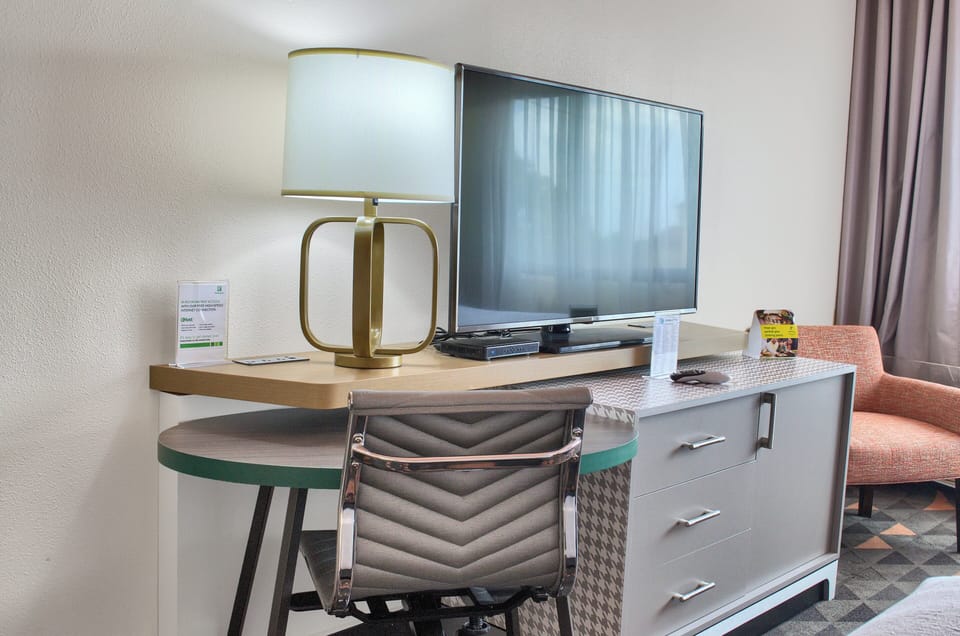 Premium bedding, pillowtop beds, desk, soundproofing