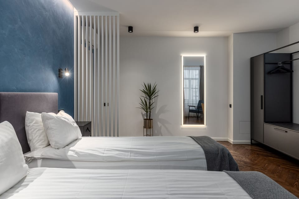 Comfort Twin Room | Minibar, in-room safe, desk, laptop workspace