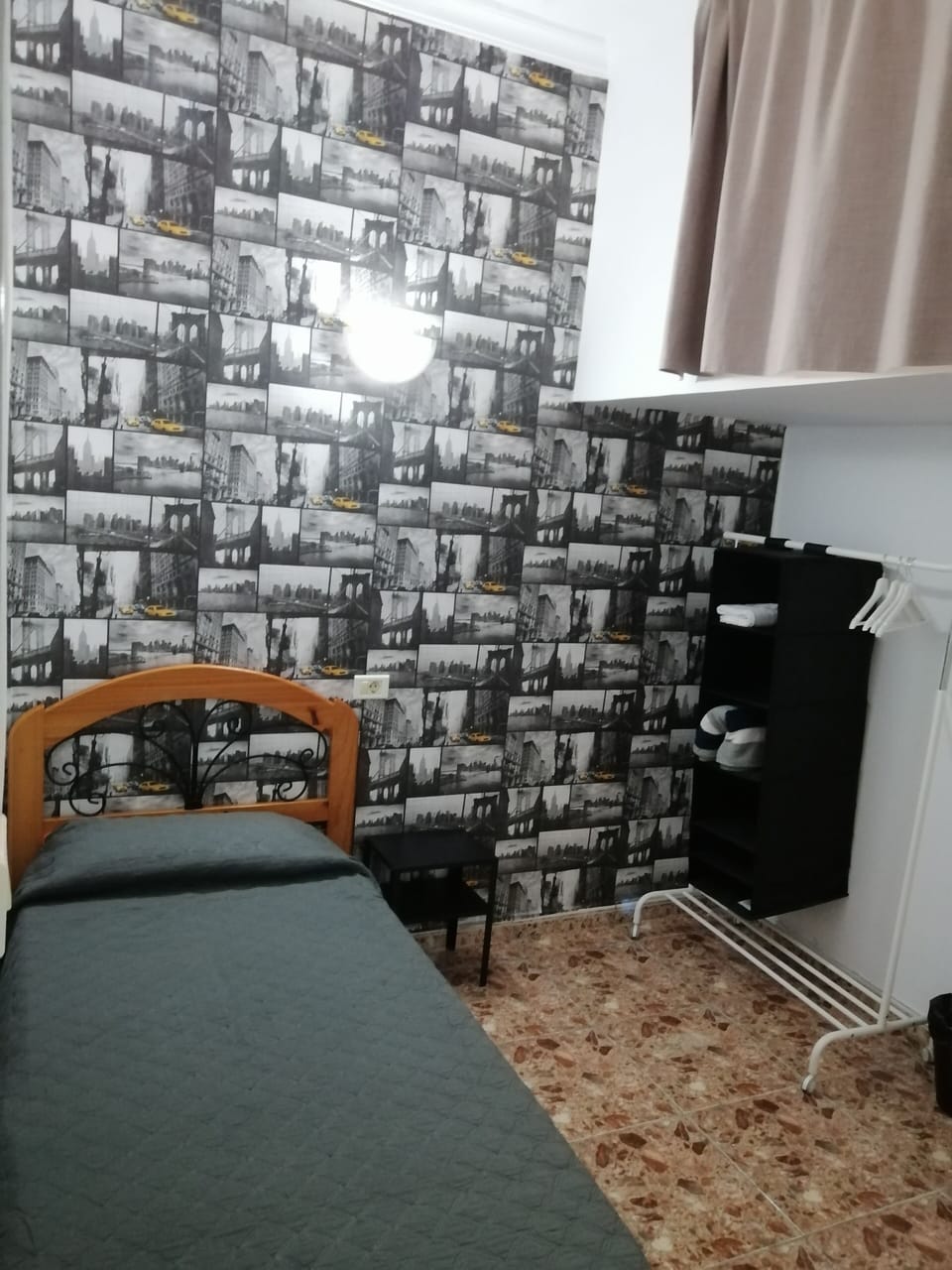 Single Room, Shared Bathroom (Interior) | Blackout drapes, free WiFi