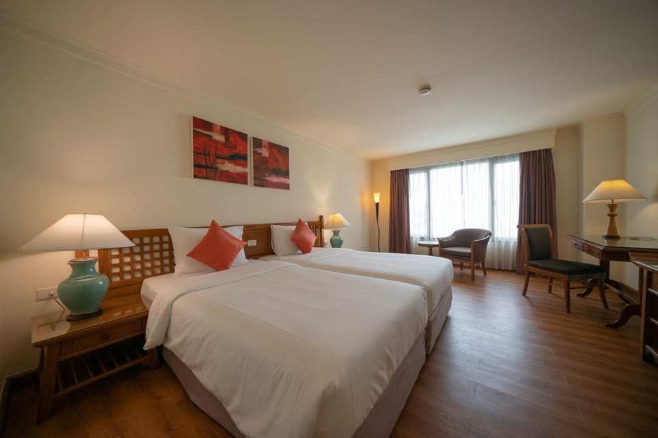 Deluxe Twin Room | Premium bedding, minibar, in-room safe, desk