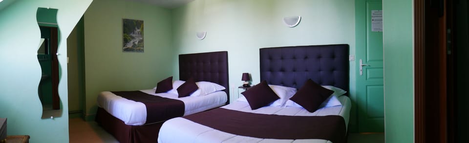 Comfort Quadruple Room | Free WiFi, bed sheets