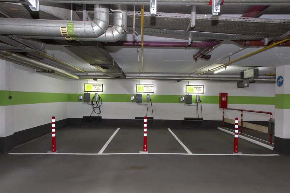 Self parking (EUR 23.00 per day), valet parking (EUR 23.00 per day)