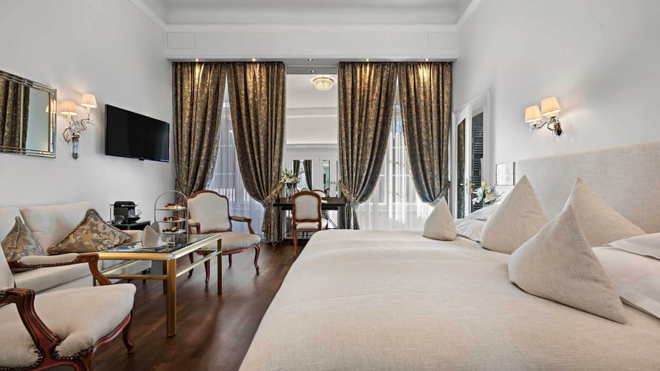 Comfort Double Room | Premium bedding, minibar, in-room safe, individually decorated