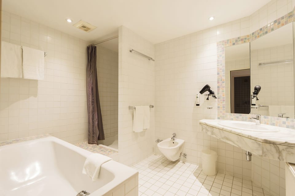 Family Suite, 2 Bedrooms, Balcony, Mountain View | Individually decorated, individually furnished, soundproofing, free WiFi