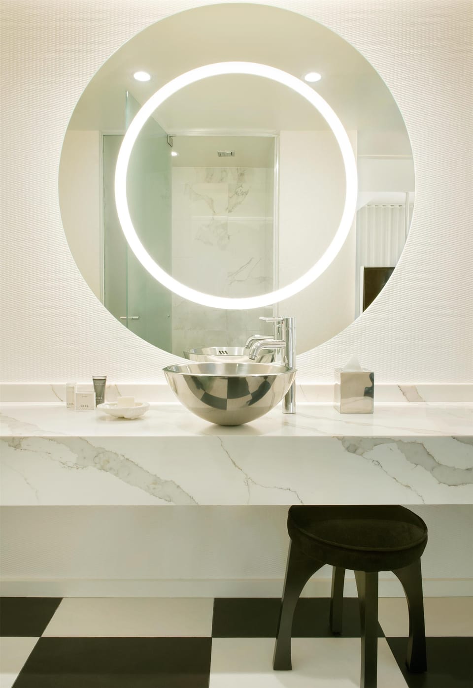 Studio Suite, 1 King Bed | Bathroom | Shower, rainfall showerhead, designer toiletries, hair dryer