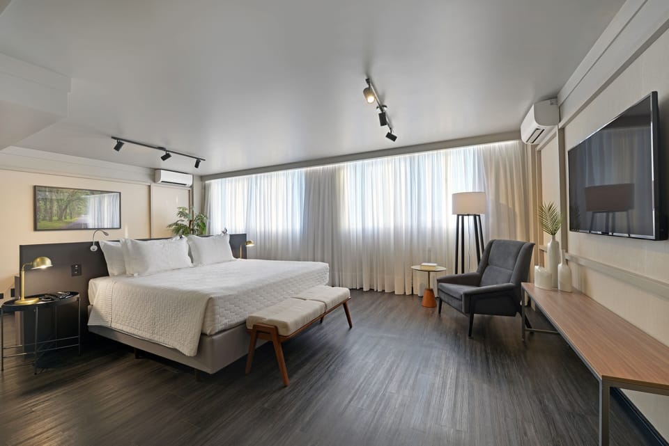 Minibar, free WiFi, bed sheets, alarm clocks