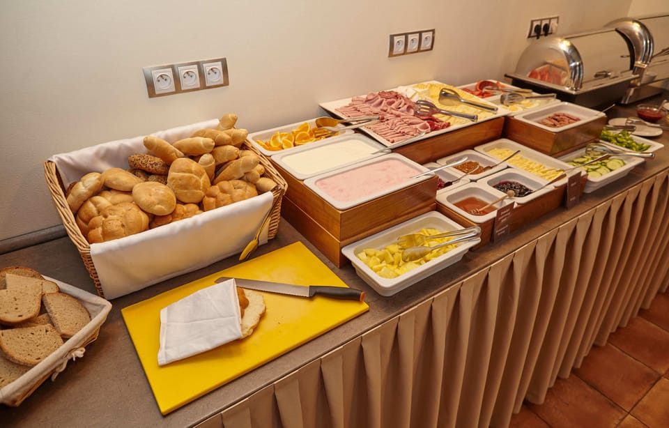 Daily buffet breakfast for a fee
