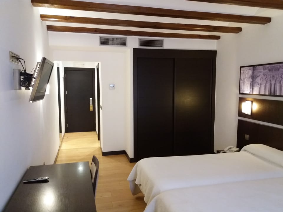 In-room safe, desk, laptop workspace, blackout drapes