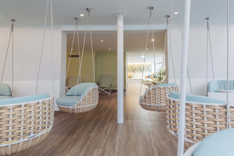 Couples treatment rooms, sauna, hot tub, steam room, Turkish bath