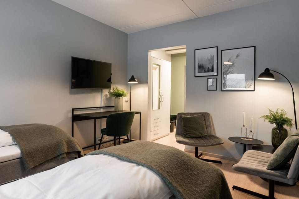 Standard Twin Room | Individually furnished, desk, free cribs/infant beds, rollaway beds
