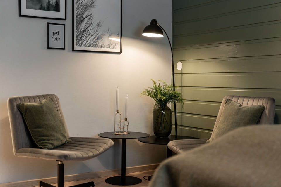 Standard Twin Room | Individually furnished, desk, free cribs/infant beds, rollaway beds