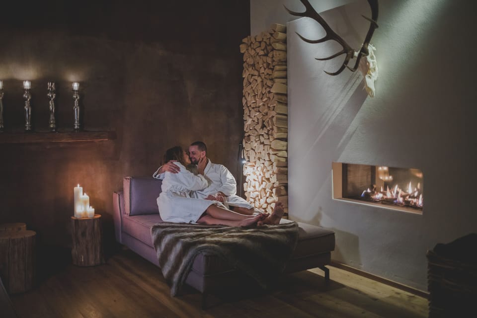 Couples treatment rooms, sauna, hot tub, steam room, body treatments