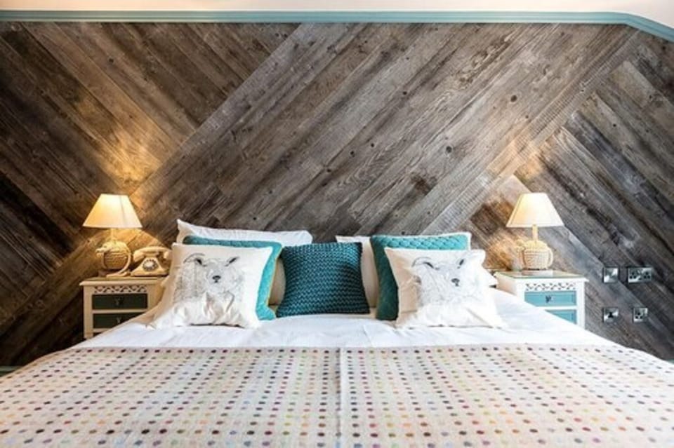 Double Room | Premium bedding, pillowtop beds, minibar, in-room safe