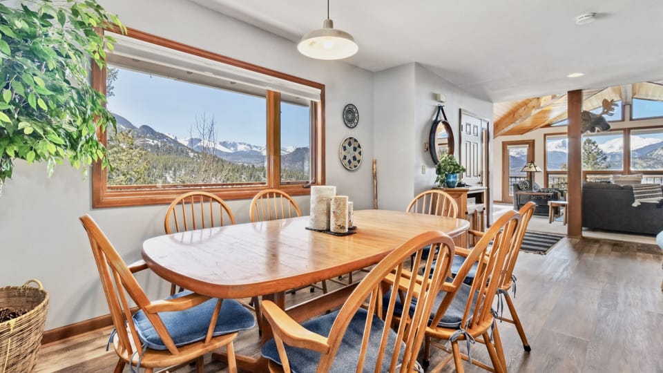 House, 3 Bedrooms | Dining