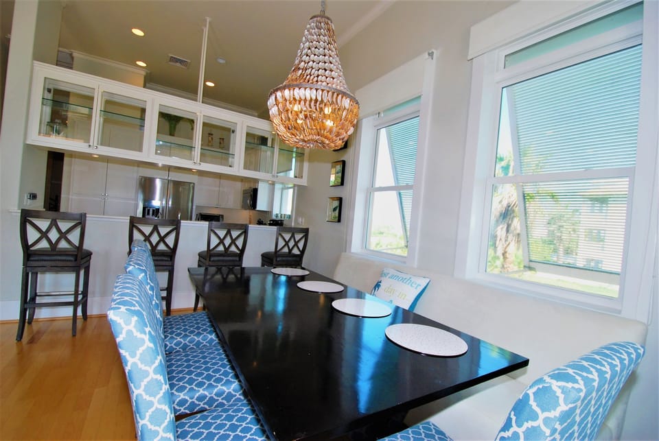 House, 4 Bedrooms | Private kitchen | Coffee/tea maker, fridge, oven, toaster