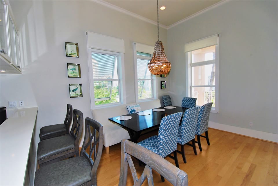 House, 4 Bedrooms | Private kitchen | Coffee/tea maker, fridge, oven, toaster
