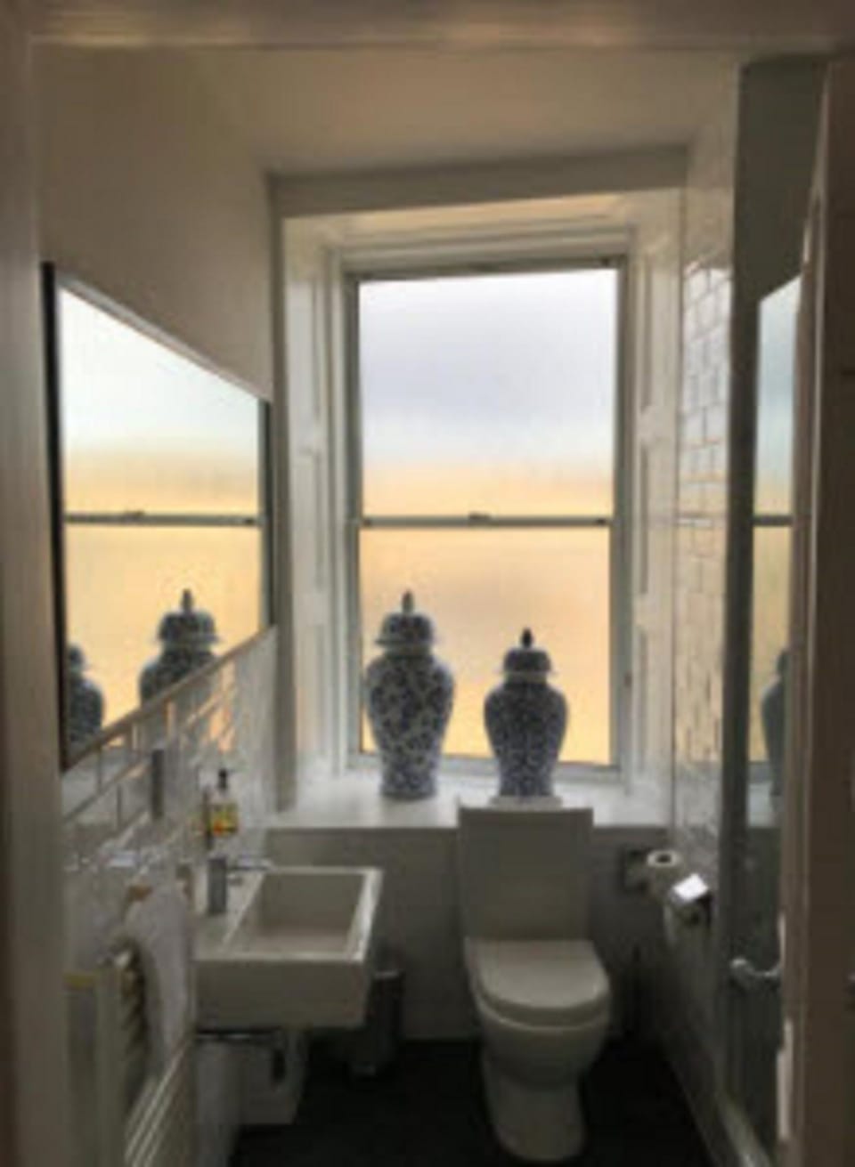 Superior Double Room, Ensuite | Bathroom | Free toiletries, hair dryer, towels