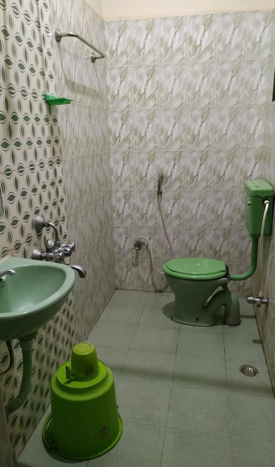 Shower, towels