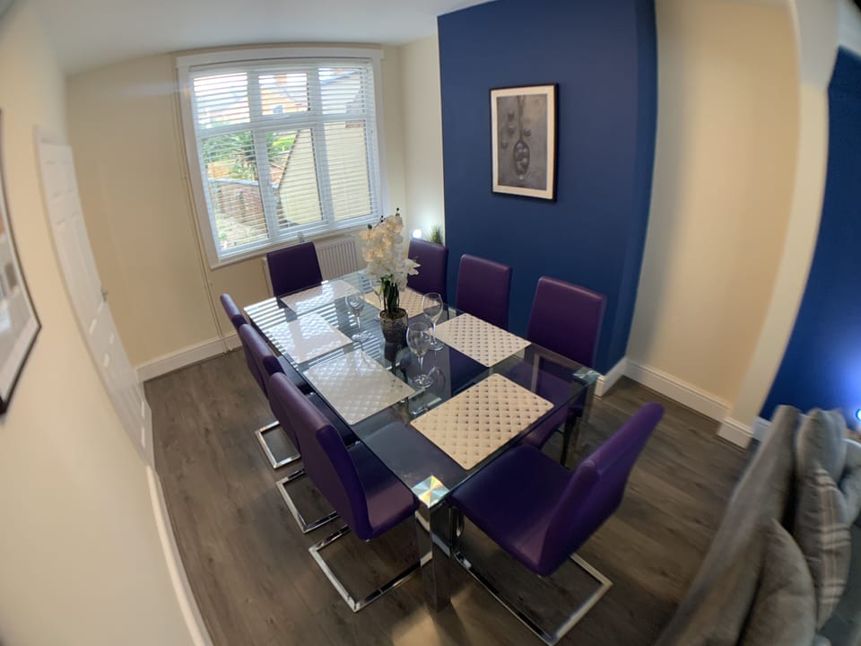 Premier Townhome | In-room dining