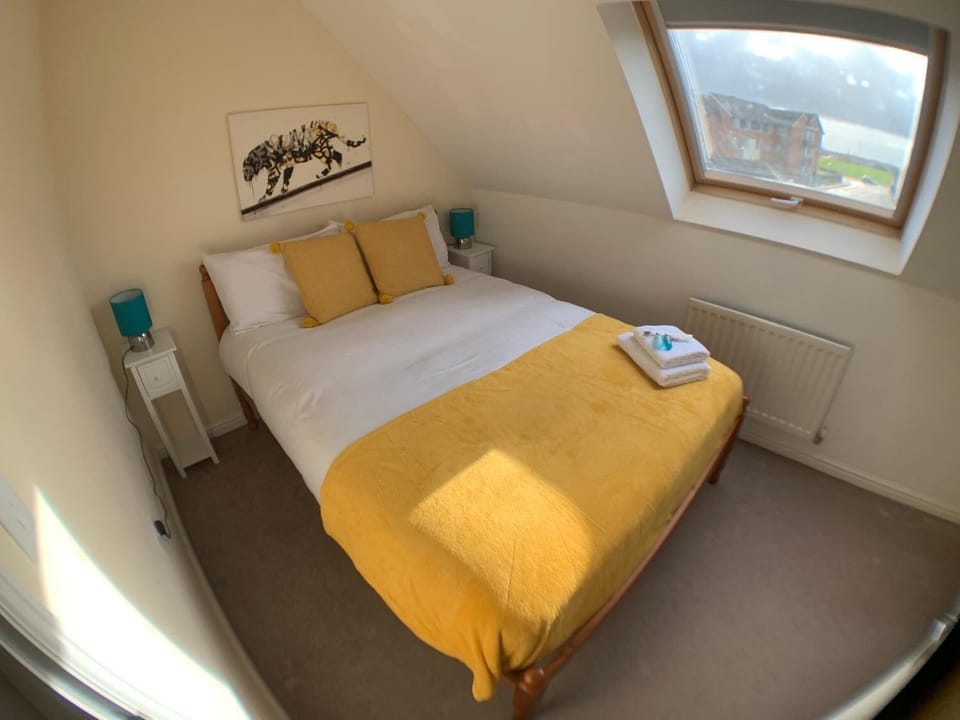 Harpers Brook  5 bedrooms TV Netflix House in Corby