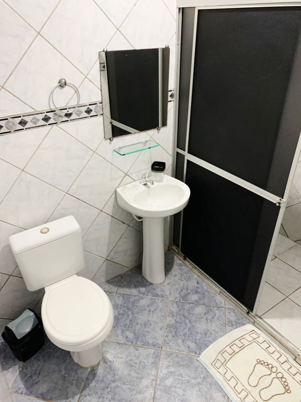 Standard Triple Room | Bathroom | Shower, towels, soap, toilet paper