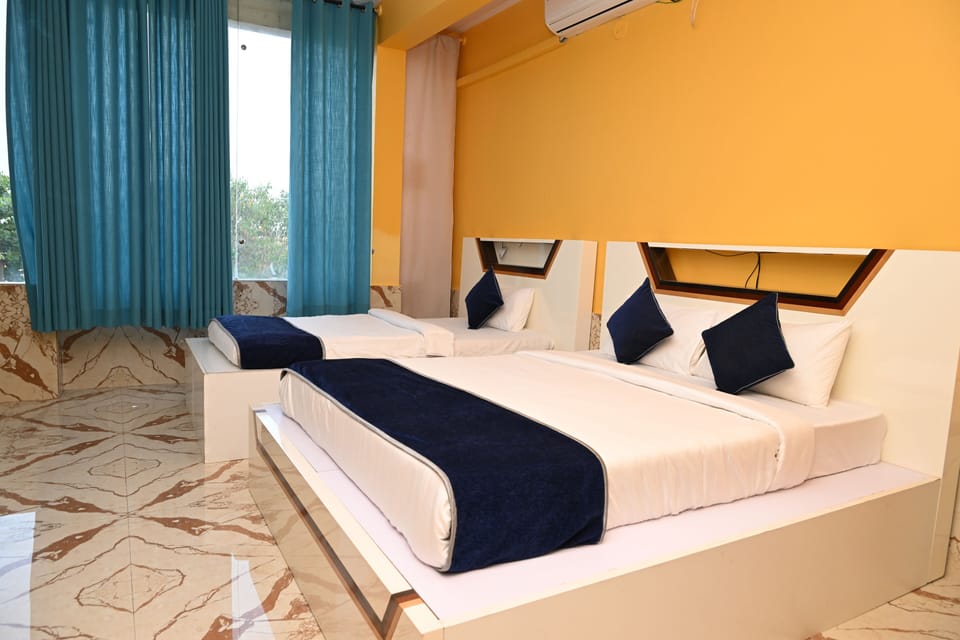 Classic Double or Twin Room | Individually furnished, soundproofing, bed sheets