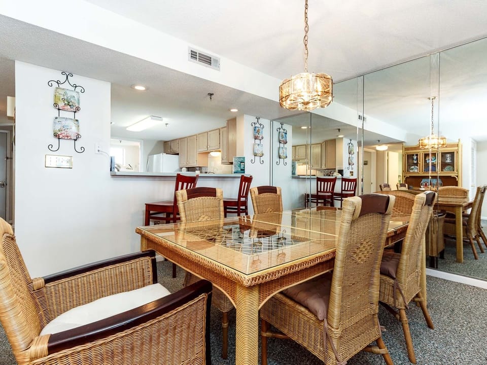 Condo (Surf Dweller 709 by Brooks and Shorey) | Private kitchen