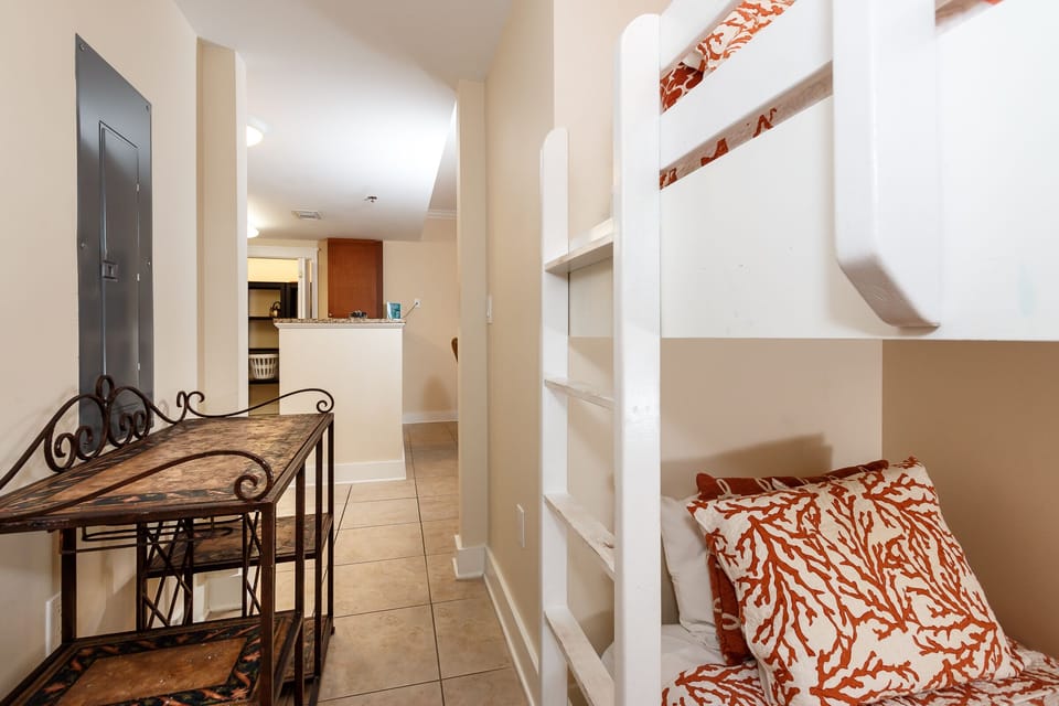 Condo | Dining