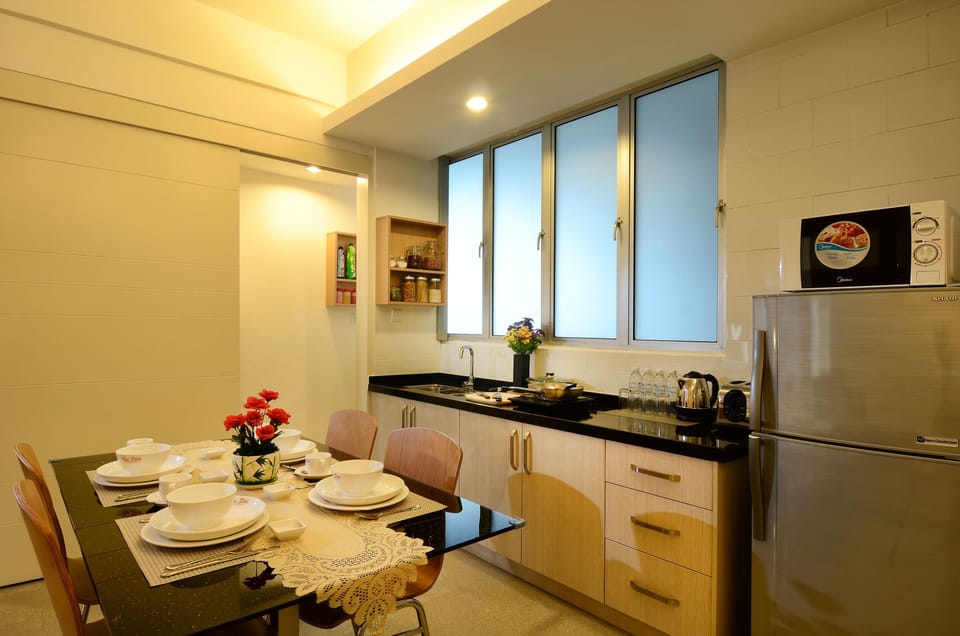 Executive Two Bedroom Apartment With Study Room | In-room dining