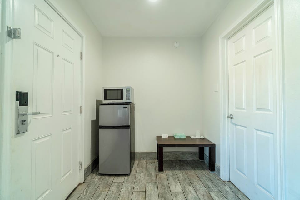 Premium 3 Full Bed | Room amenity