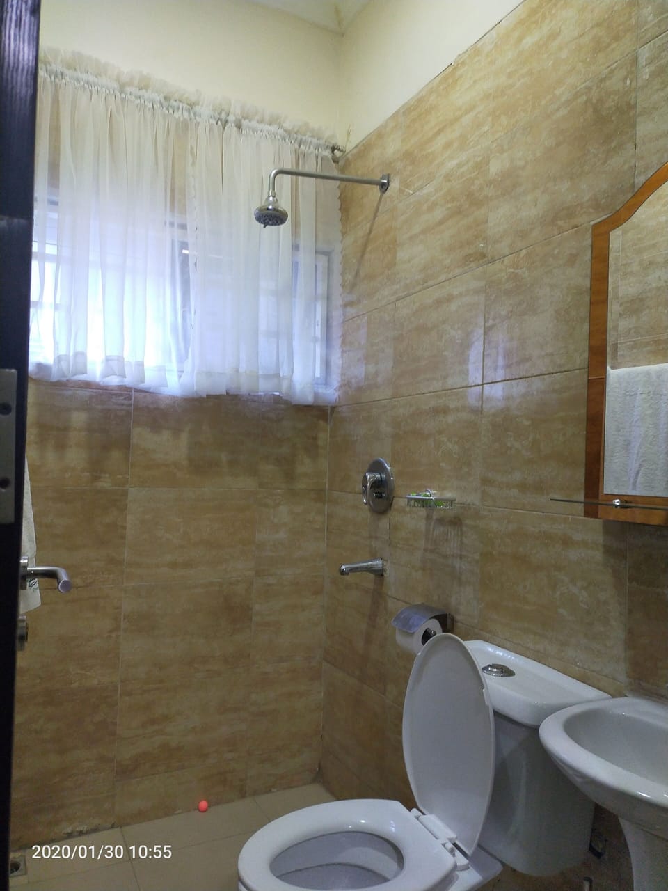Free toiletries, bathrobes, bidet, towels