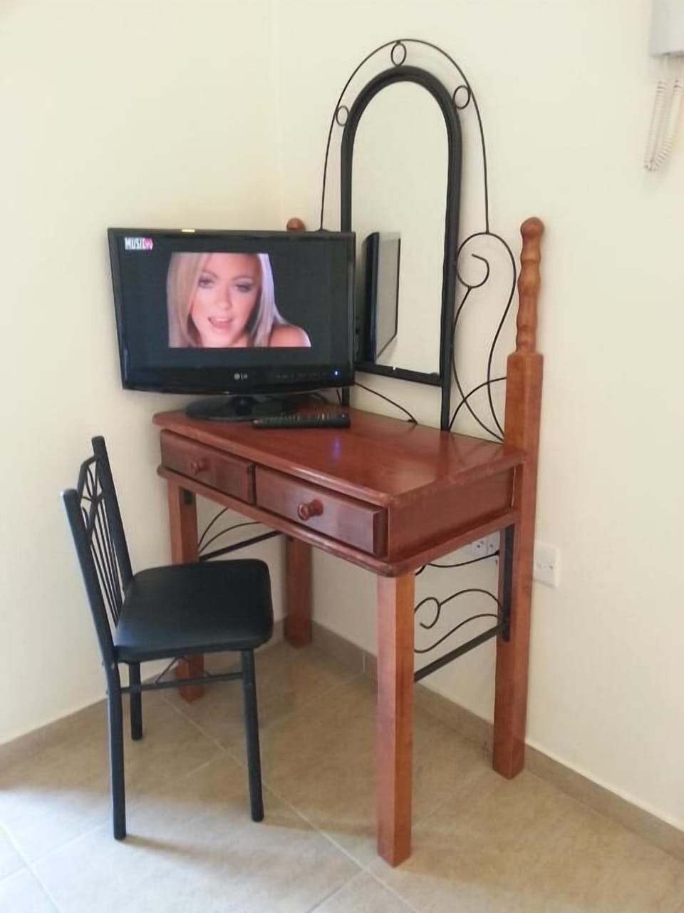Economy Studio Suite | Television