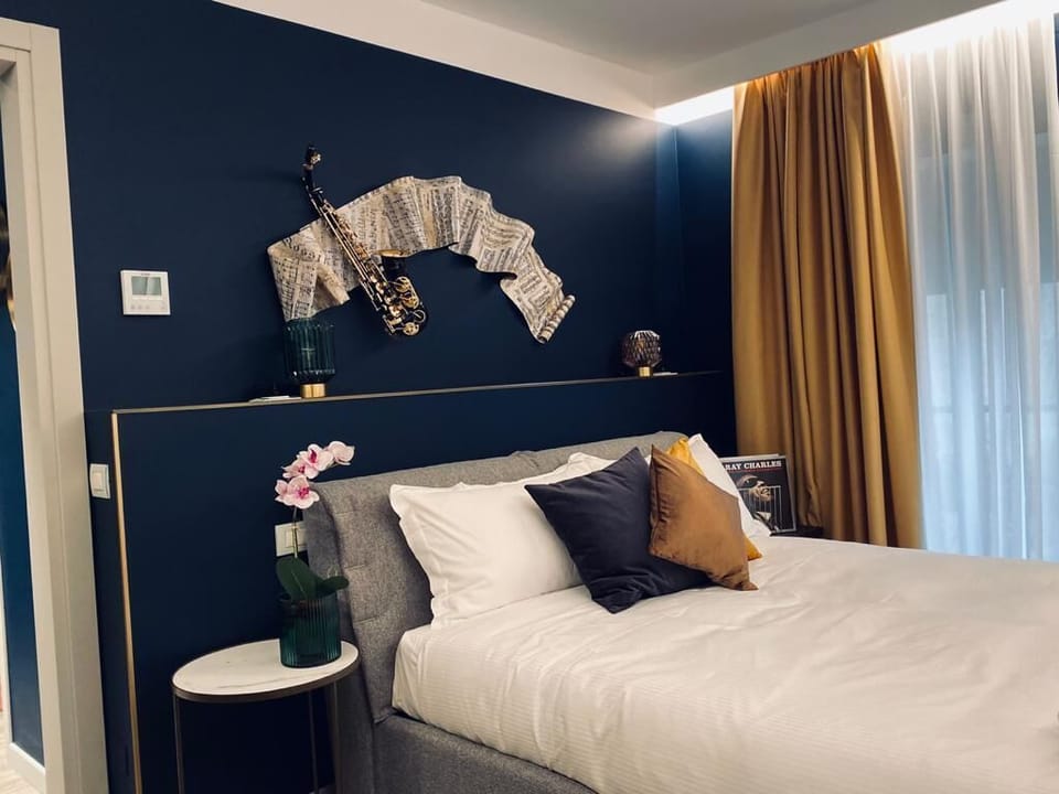 Deluxe Double Room (Jazz 2) | Hypo-allergenic bedding, memory foam beds, in-room safe
