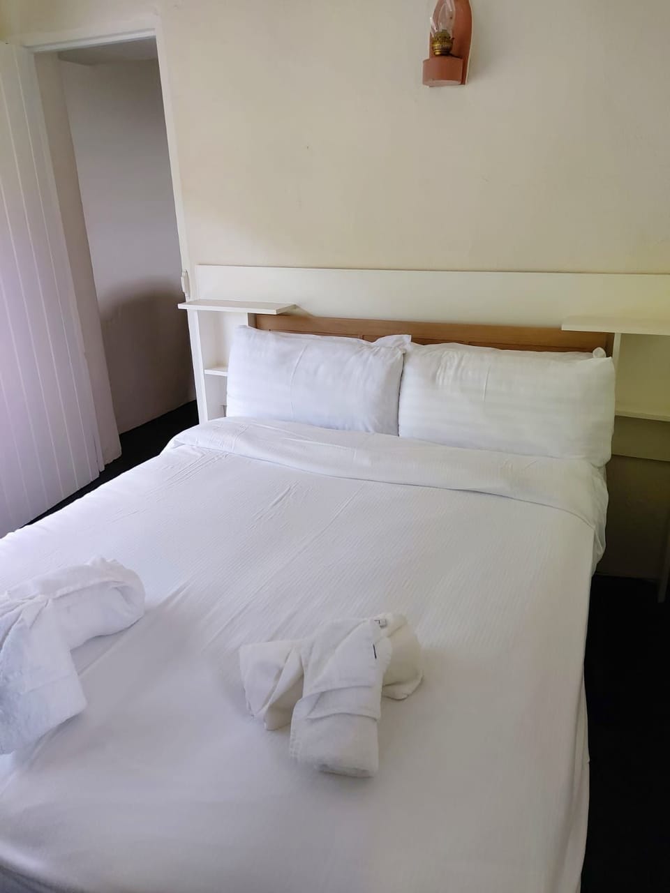Cottage | 4 bedrooms, bed sheets