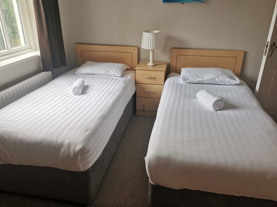 Cottage | 3 bedrooms, bed sheets