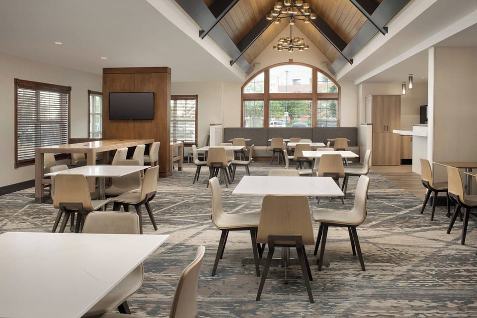 Free daily English breakfast