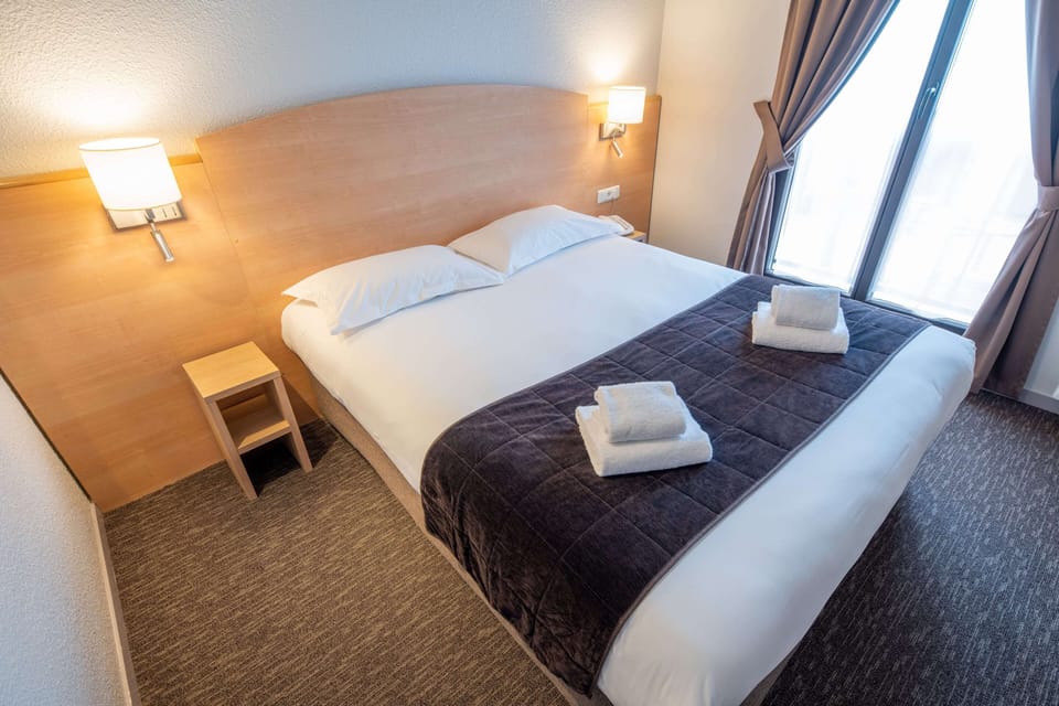 Comfort Double Room | Desk, laptop workspace, blackout drapes, soundproofing