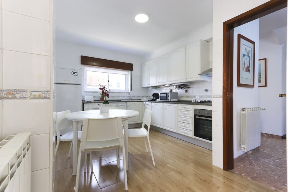 Double Room, Shared Bathroom (2) | Shared kitchen | Stovetop, electric kettle