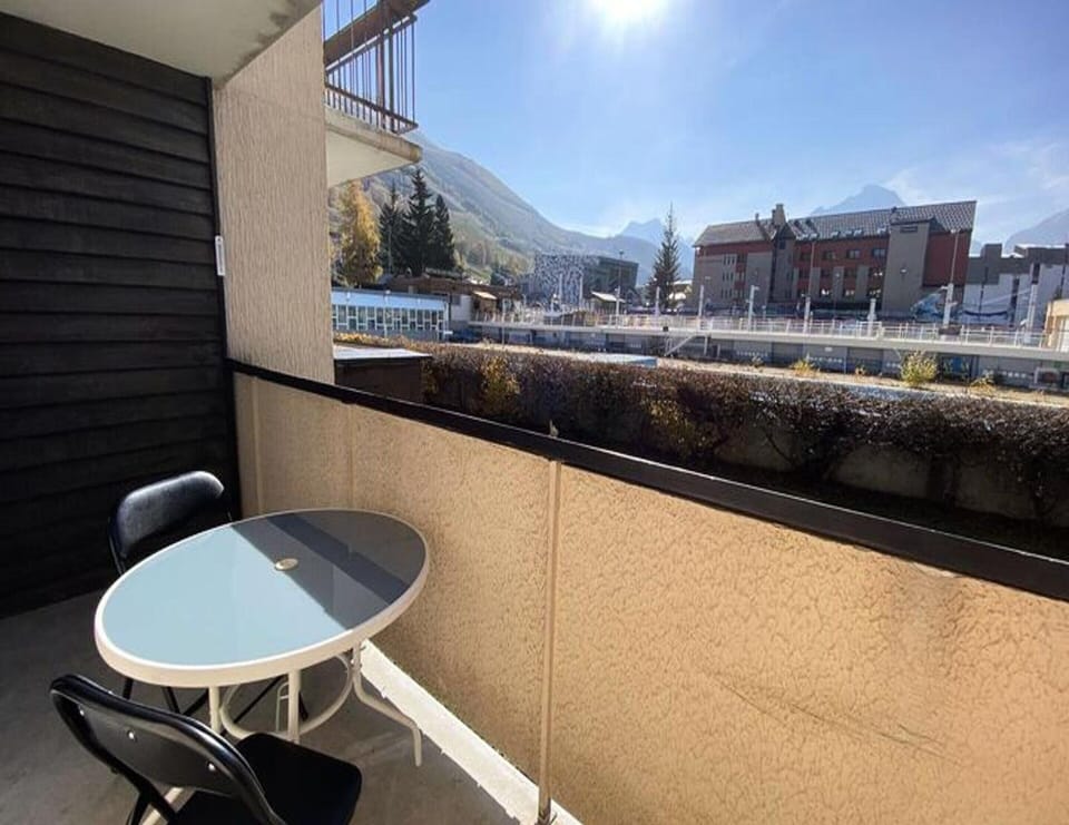 House | Balcony