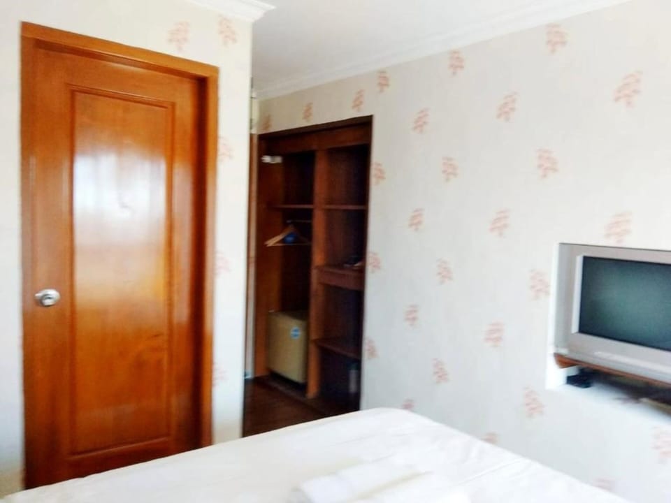 Deluxe Double Room, 1 King Bed | Desk, free WiFi, bed sheets