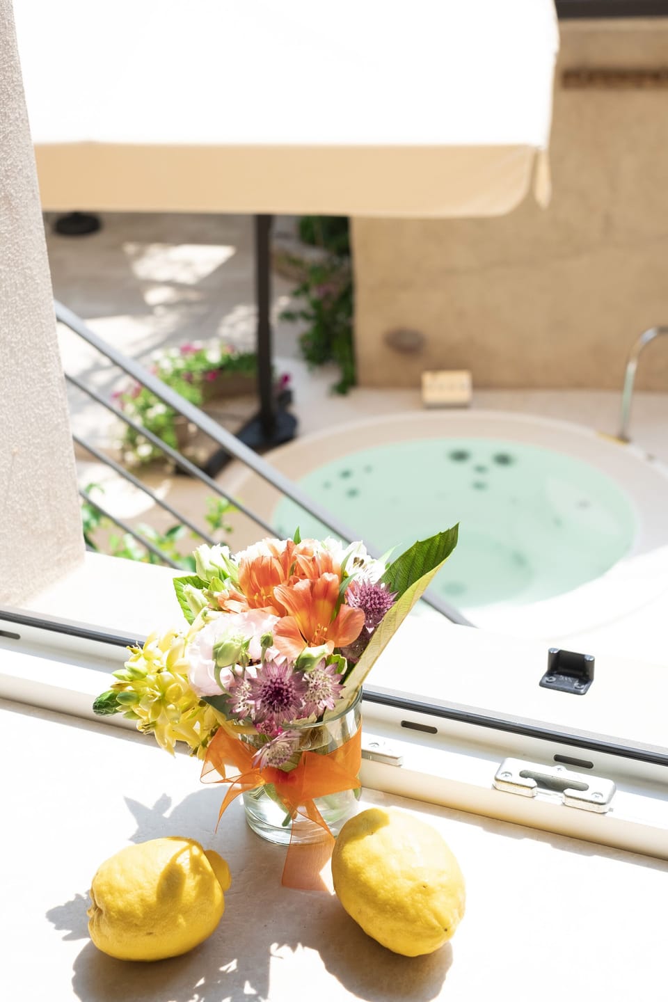 Outdoor spa tub