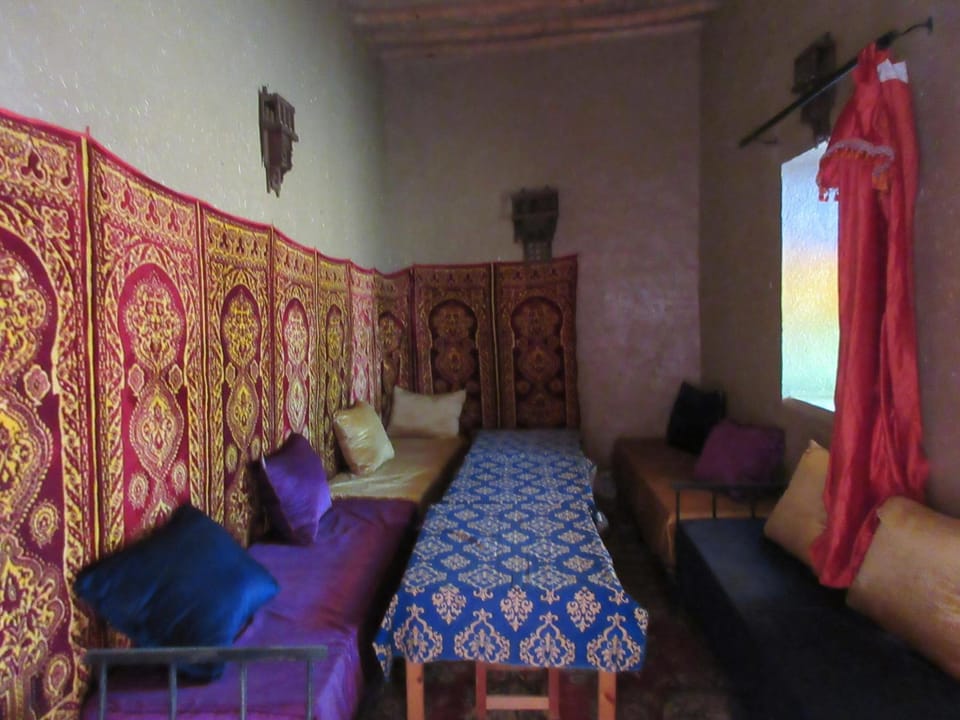 WiFi (free), bed sheets