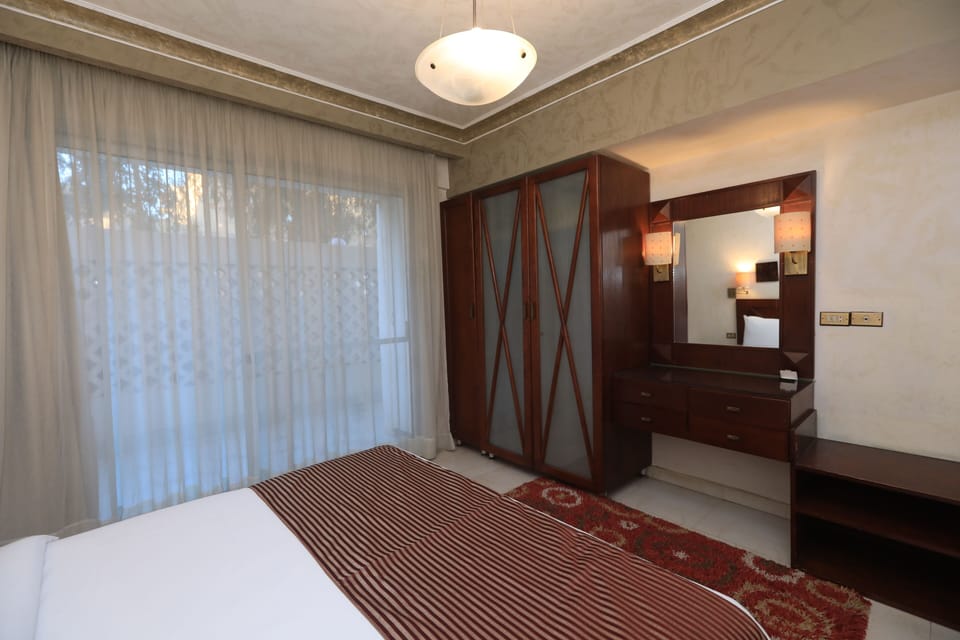 One Bedroom Superior | In-room safe, bed sheets, wheelchair access