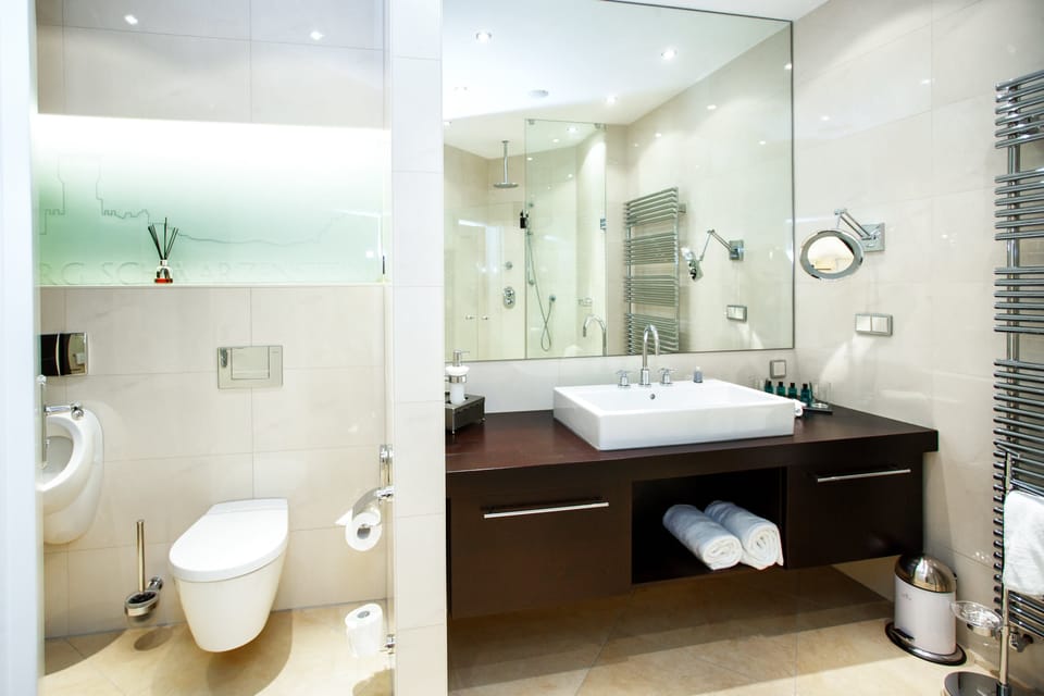 Tower Suite (Castle) | Bathroom | Shower, free toiletries, hair dryer, bathrobes