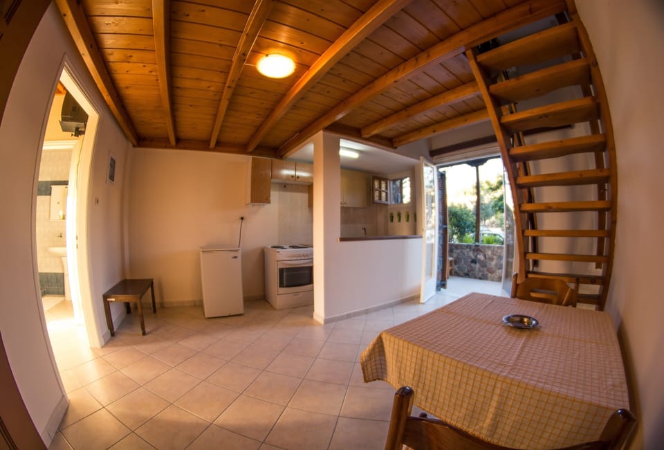 Apartment, Sea View | In-room dining