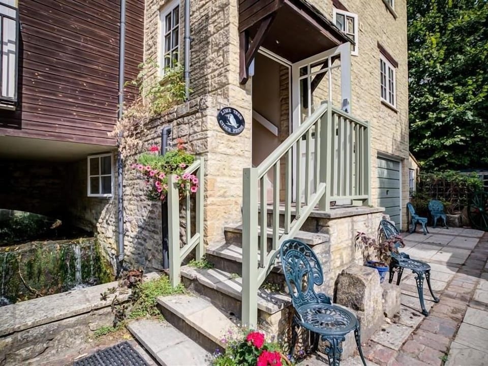 Cottage | Interior