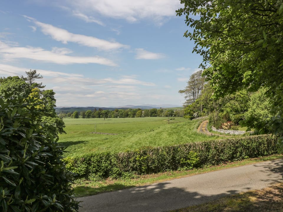 Cottage | Property grounds