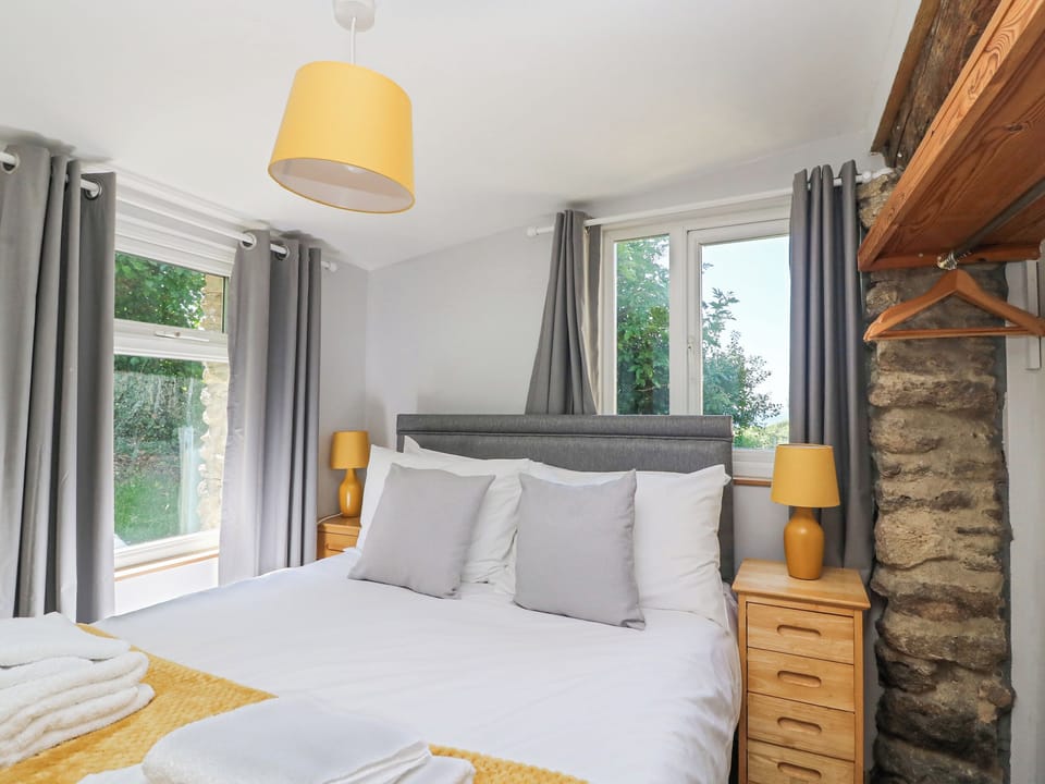 Washingpools Cottage in West Dorset District